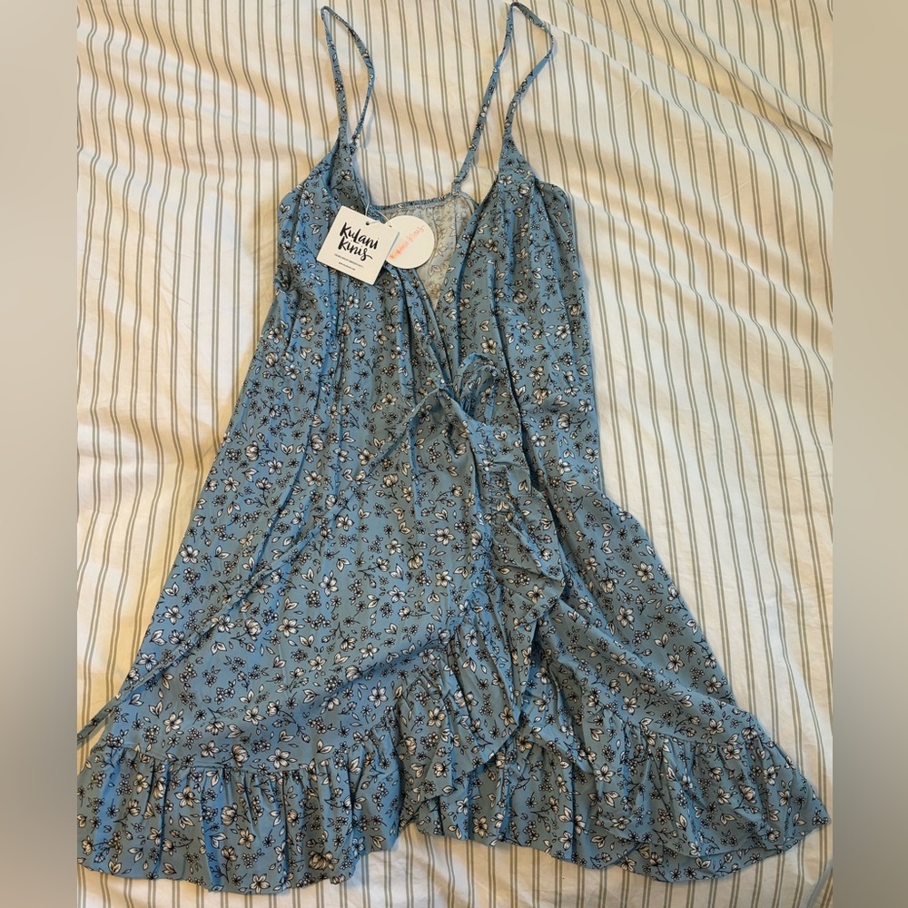 Kulani Kinis tie dress
